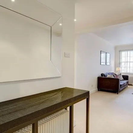 Image 6 - Patrick Mavros, 104-106 Fulham Road, London, SW3 6HS, United Kingdom - Apartment for rent