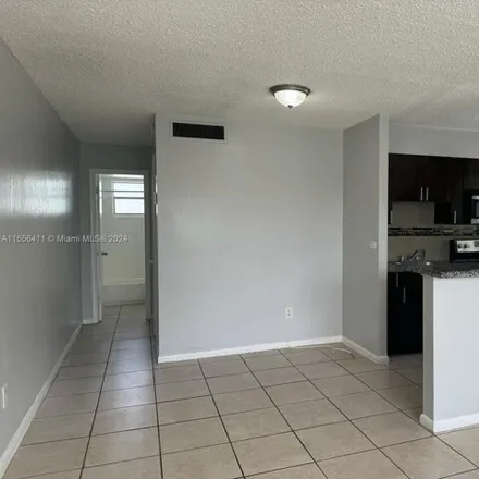 Image 6 - 8262 Northeast 1st Avenue, Little River, Miami, FL 33138, USA - Condo for rent