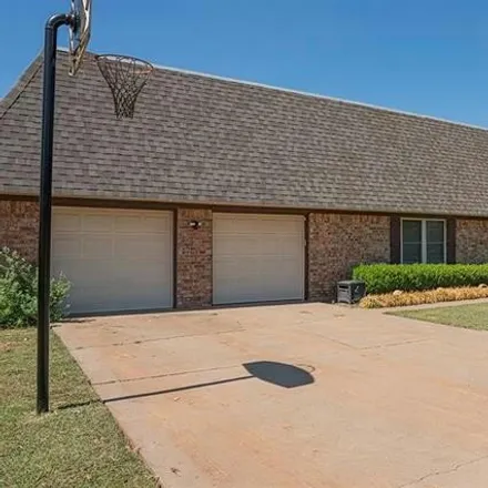 Buy this 5 bed house on 1430 Chaparral Road in Burkburnett, TX 76354