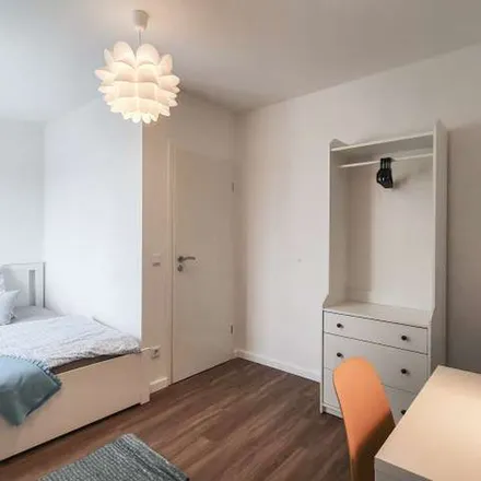 Rent this 5 bed apartment on U Scharnweberstraße in Eichborndamm, 13403 Berlin