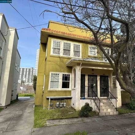 Buy this 5 bed house on 3831 Clarke Street in Oakland, CA 94609