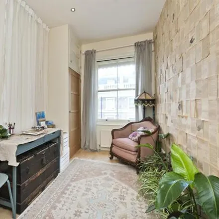 Image 5 - 47 Clanricarde Gardens, London, W2 4JH, United Kingdom - Apartment for sale