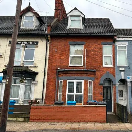 Buy this 6 bed townhouse on Grains in Newland Avenue, Hull
