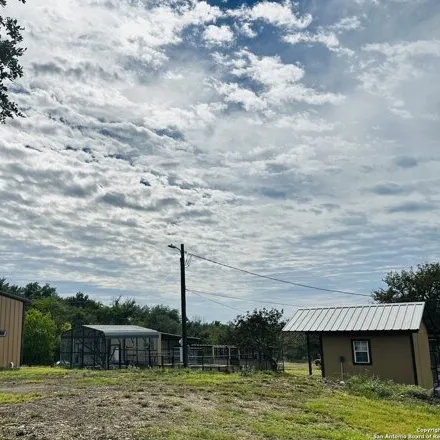 Buy this studio apartment on 168 County Road 4613 in Medina County, TX 78009