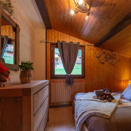 Rent this 3 bed house on Route du col des aravis in 73590 La Giettaz, France