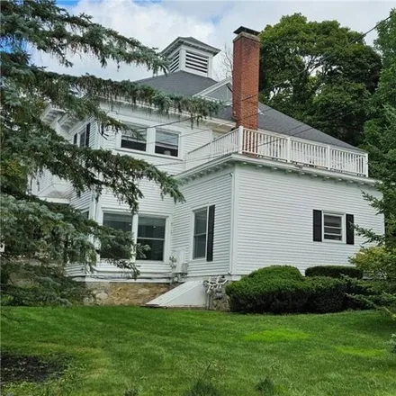 Rent this 2 bed apartment on 40 Lakeview Circle in Village of Skaneateles, Marcellus