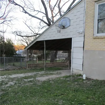 Image 2 - East Grogan Street, Hamilton, TX 76531, USA - House for sale