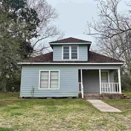 Rent this 3 bed house on 213 Oak Street in Sour Lake, Hardin County