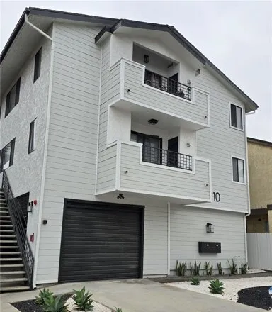 Rent this 2 bed apartment on 3910 E 11th St Apt 3 in Long Beach, California