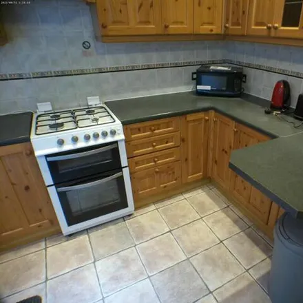 Image 3 - 87 St Davids Hill, Exeter, EX4 4DY, United Kingdom - House for rent
