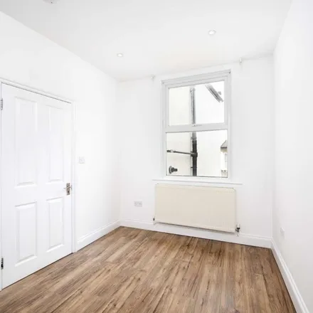 Rent this 2 bed apartment on 1 Vespan Road in London, W12 9QG