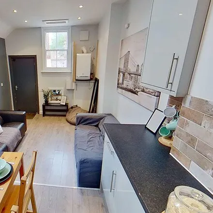 Rent this 7 bed apartment on Simmy's Haridressers in 83 Mansfield Road, Nottingham