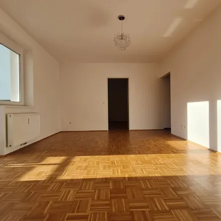 Rent this 4 bed apartment on St. Nikola an der Donau Volksschule in B3, 4381 Struden