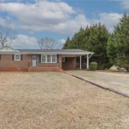 Buy this 3 bed house on 128 Fairdale Road in Chipley Park, Statesville