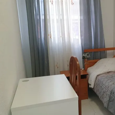 Rent this 4 bed room on Gimnasio in Avenida de las Fuerzas Armadas, 28901 Getafe