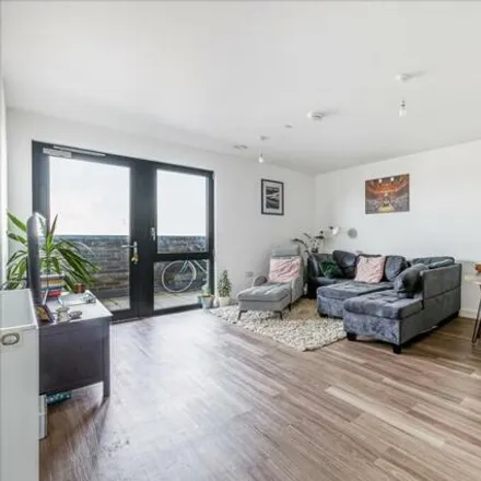 Buy this 1 bed apartment on Central Middlesex Hospital in Acton Lane, London