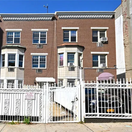 Rent this 2 bed townhouse on 1659 Nelson Avenue in New York, NY 10453