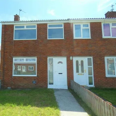 Buy this 3 bed townhouse on East Lea in Newbiggin by the Sea, NE64 6BJ