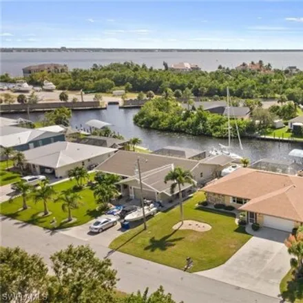 Image 4 - 4218 Harbour Lane, Waterway Estates, Lee County, FL 33903, USA - House for sale