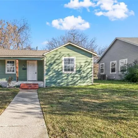 Buy this 2 bed house on 926 North Ricketts Street in Sherman, TX 75092