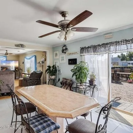 Image 3 - 844 Beach Haven West Boulevard, Mud City, Stafford Township, NJ 08050, USA - House for sale