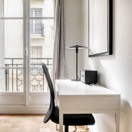 Image 4 - 5 Avenue Mac-Mahon, 75017 Paris, France - Apartment for rent
