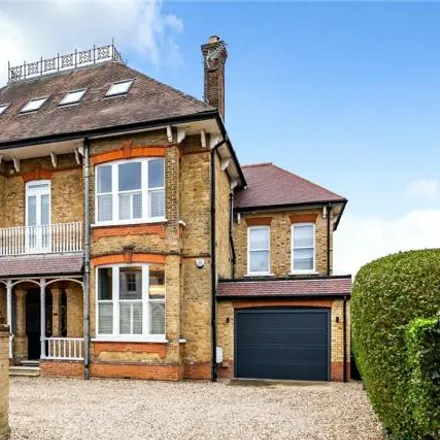 Buy this 6 bed duplex on Richmond Road in Barnet, Great London