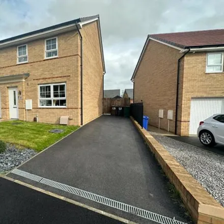 Buy this 3 bed duplex on Ring Farm Crescent in Cudworth, S72 8FQ