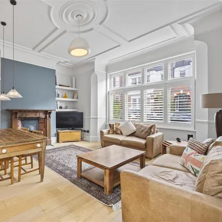 Rent this 2 bed apartment on Glenmore Road in London, NW3 4DG