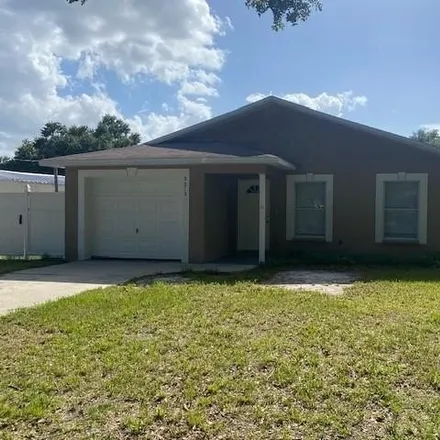 Rent this 3 bed house on 3213 Iowa Rd in Lakeland, Florida