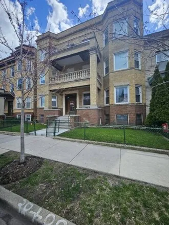 Rent this 3 bed house on 1235 West Foster Avenue in Chicago, IL 60640