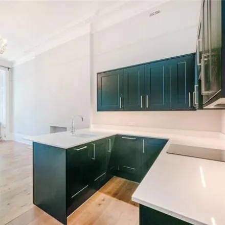 Rent this 2 bed room on 48 Nevern Square in London, SW5 9PF