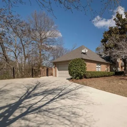 Rent this 3 bed house on Vestview Drive in Vestavia Hills, AL