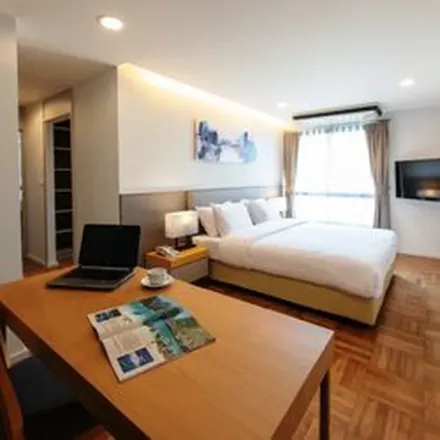 Rent this 3 bed apartment on Soi Naradhiwas Rajanagarindra 24 in Thep Narin, Yan Nawa District