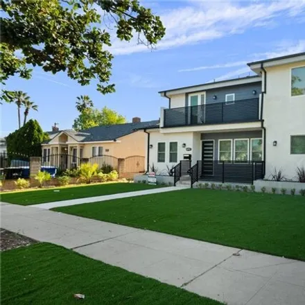 Image 2 - 6043 Teesdale Avenue, Los Angeles, CA 91606, USA - House for rent