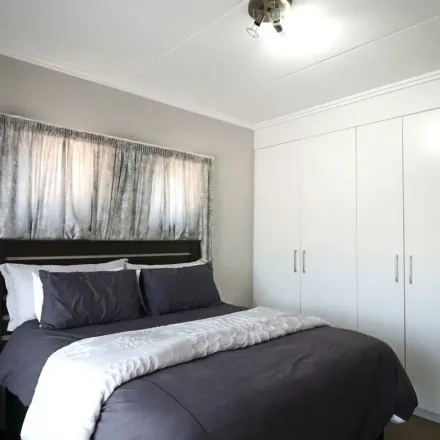 Image 8 - Portman Road, Bryanston, Sandton, 2152, South Africa - Apartment for rent