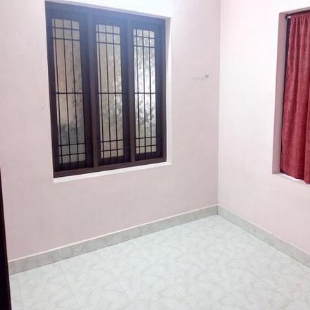 Rent this 2 bed house on Reliance Digital in Salem-Kochi-Kanyakumari Highway, Edappally