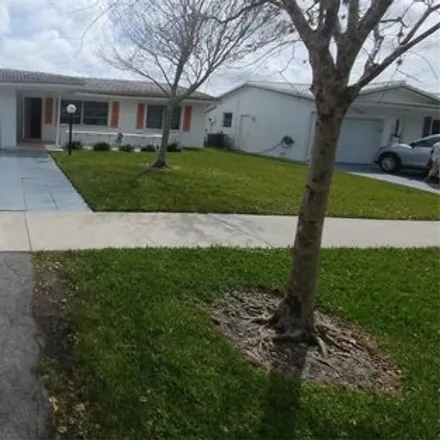 Buy this 2 bed house on West Campanelli Drive in Plantation, FL 33322