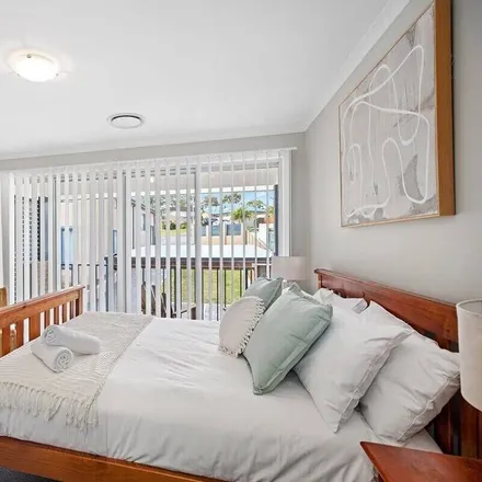 Rent this 4 bed house on Brightwaters NSW 2264