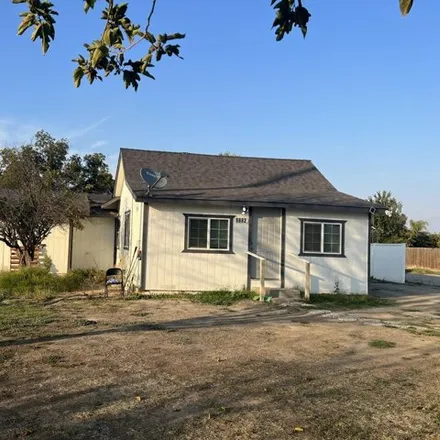 Image 2 - 1882 East Foster Drive, Tulare, CA 93274, USA - House for sale