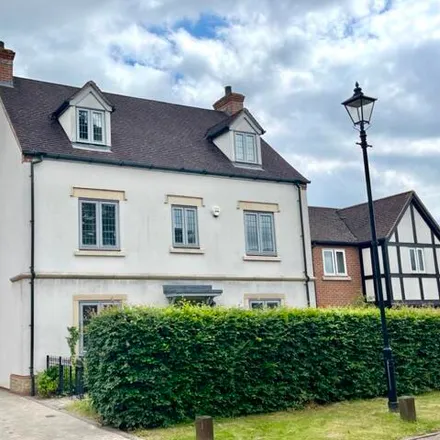 Buy this 5 bed house on Elgin Gardens in Stratford Upon Avon, Warwickshire