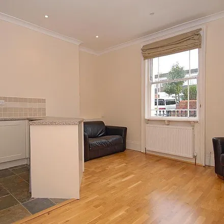 Image 3 - 17 Coley Hill, Katesgrove, Reading, RG1 6AE, United Kingdom - Apartment for rent