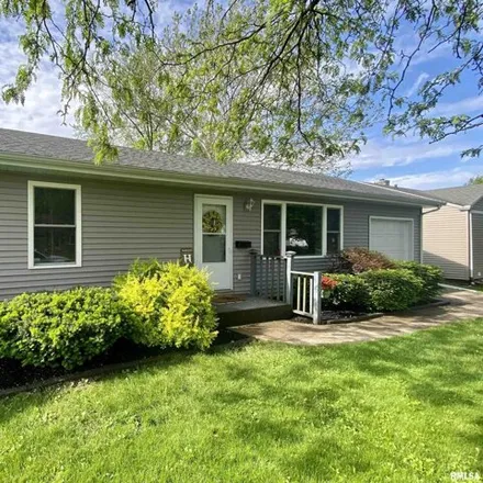 Image 2 - 930 Memorial Drive, Macomb, IL 61455, USA - House for sale