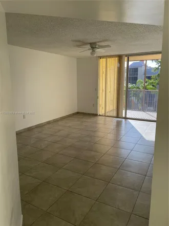 Image 6 - 8333 Lake Drive, Doral, FL 33166, USA - Apartment for rent