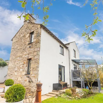 Buy this 5 bed house on Abbotsgate in Kirkby Lonsdale, LA6 2JS