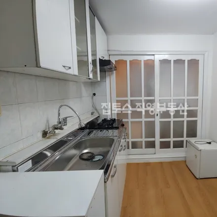 Image 3 - 서울특별시 서초구 반포동 720-8 - Apartment for rent