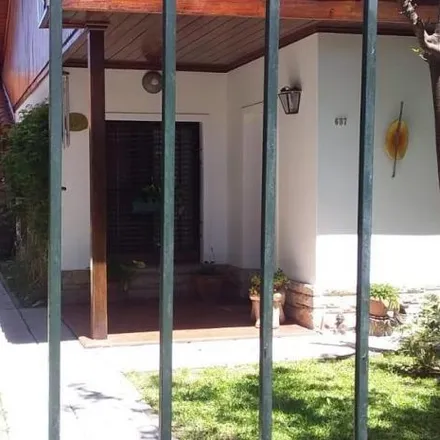 Buy this 2 bed house on Olavarría 639 in Quilmes Este, 1878 Quilmes