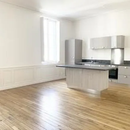 Rent this 6 bed apartment on 14 Rue Santeuil in 44000 Nantes, France