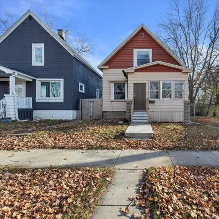 Buy this 3 bed house on 5032 North 32nd Street in Milwaukee, WI 53209