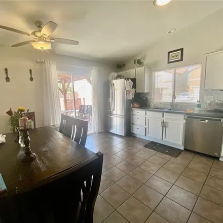 Image 3 - 5581 Sunset Meadow Street, North Las Vegas, NV 89031, USA - House for sale